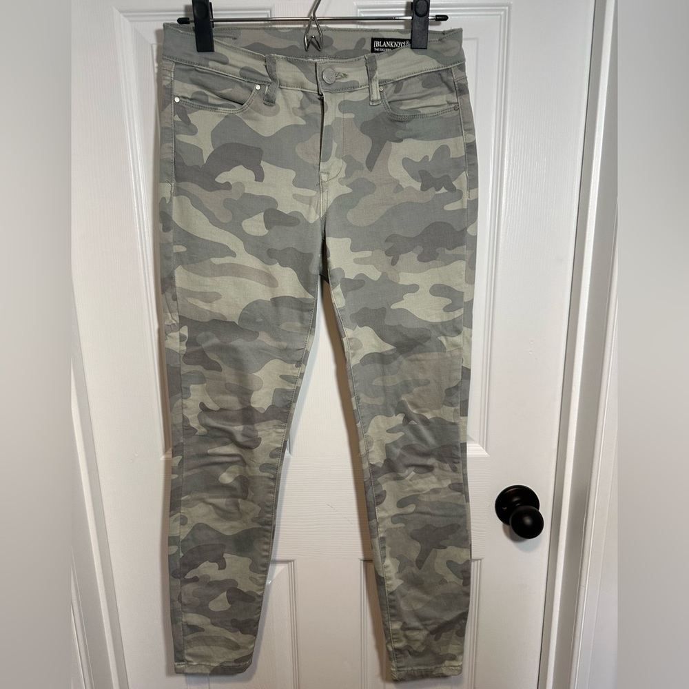 ⭐️ Blank NYC Sullivan Light Camo Skinny Jeans Sz 27